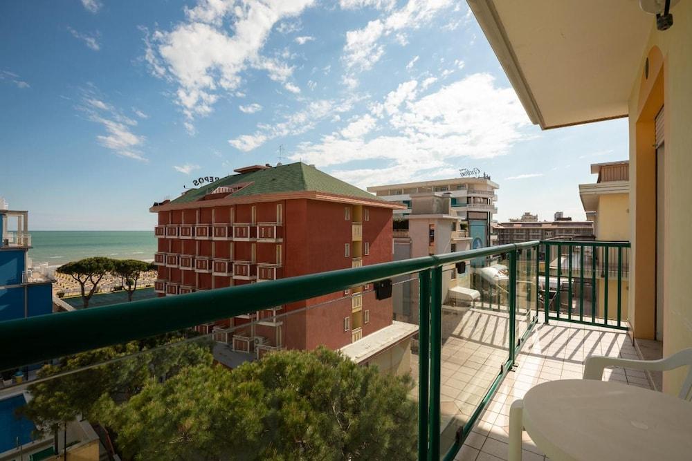 Hotel Kennedy Lido di Jesolo Esterno foto