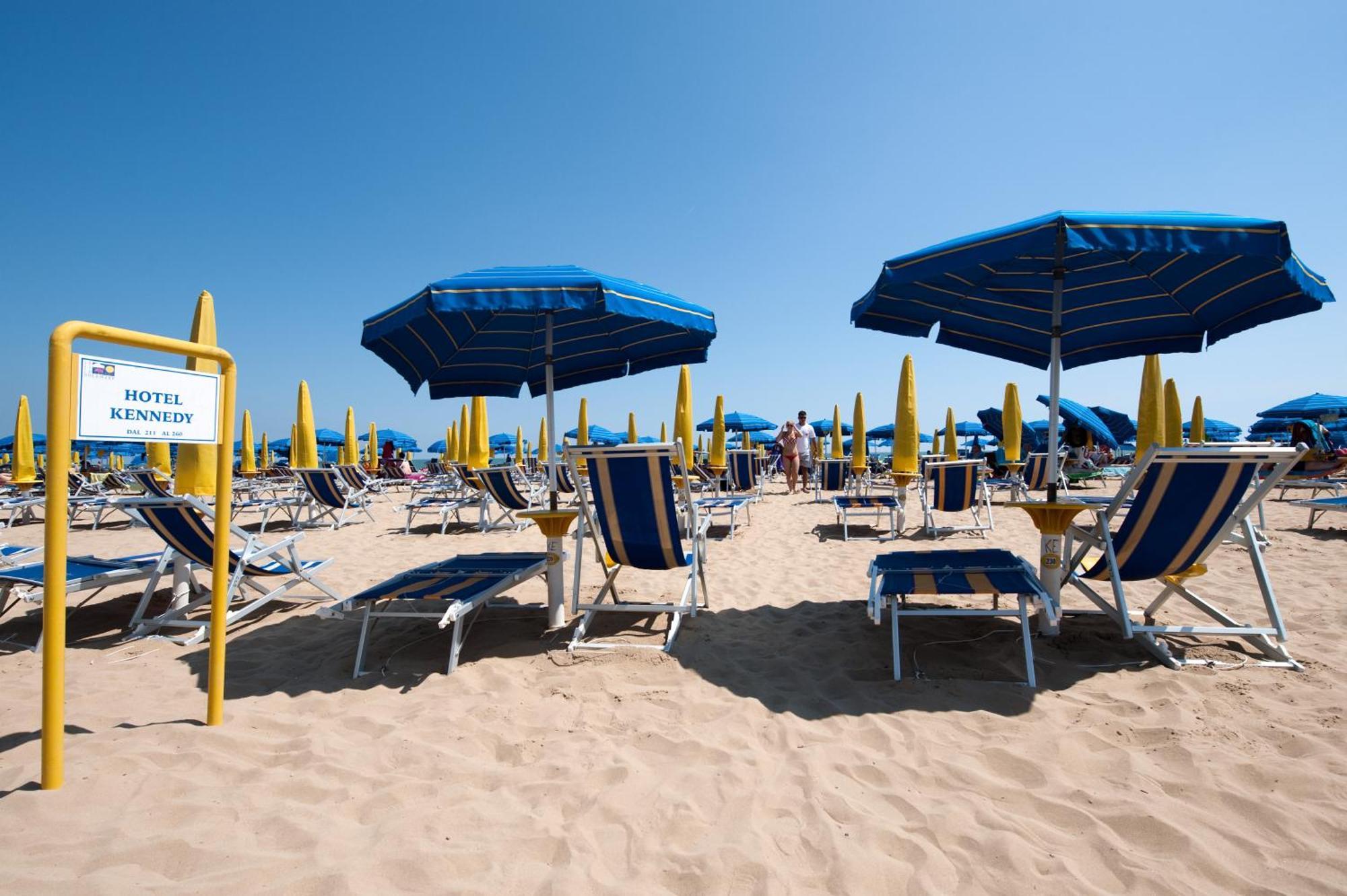 Hotel Kennedy Lido di Jesolo Esterno foto