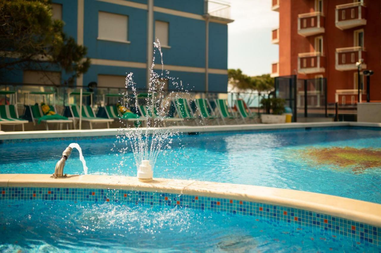 Hotel Kennedy Lido di Jesolo Esterno foto