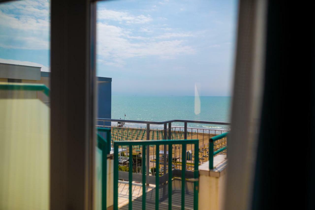 Hotel Kennedy Lido di Jesolo Esterno foto